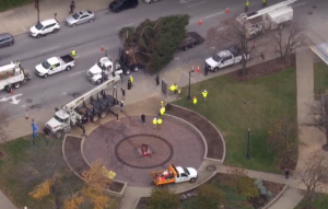 Santa Claus Hauls Louisville’s Christmas Tree